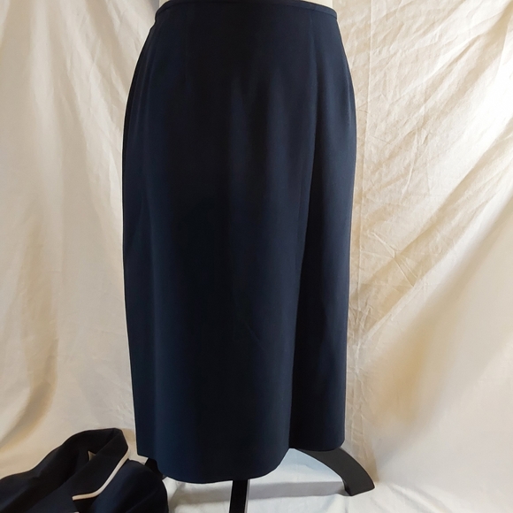 Vintage Kasper A.S.L Blue Skirt Suit with White Trim Collar size 14 - Picture 13 of 13